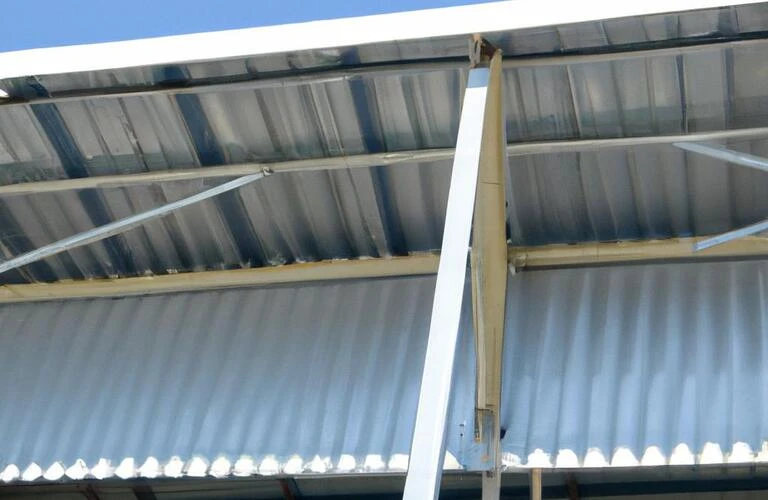 雨漏りから建物を守る！信頼性抜群のトタン屋根工事